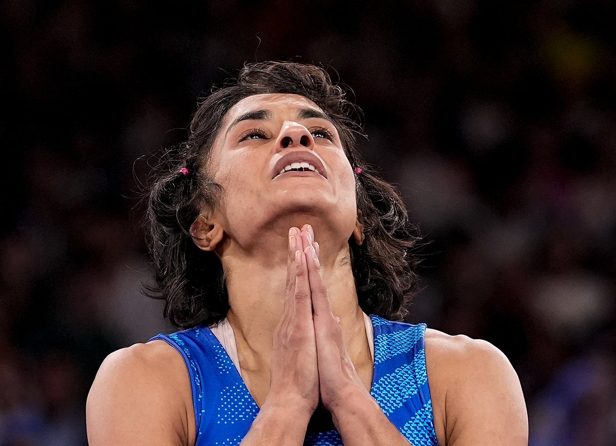PTI : Vinesh Phogat was disqualified from the Paris Olympics for being 'overweight'. | 